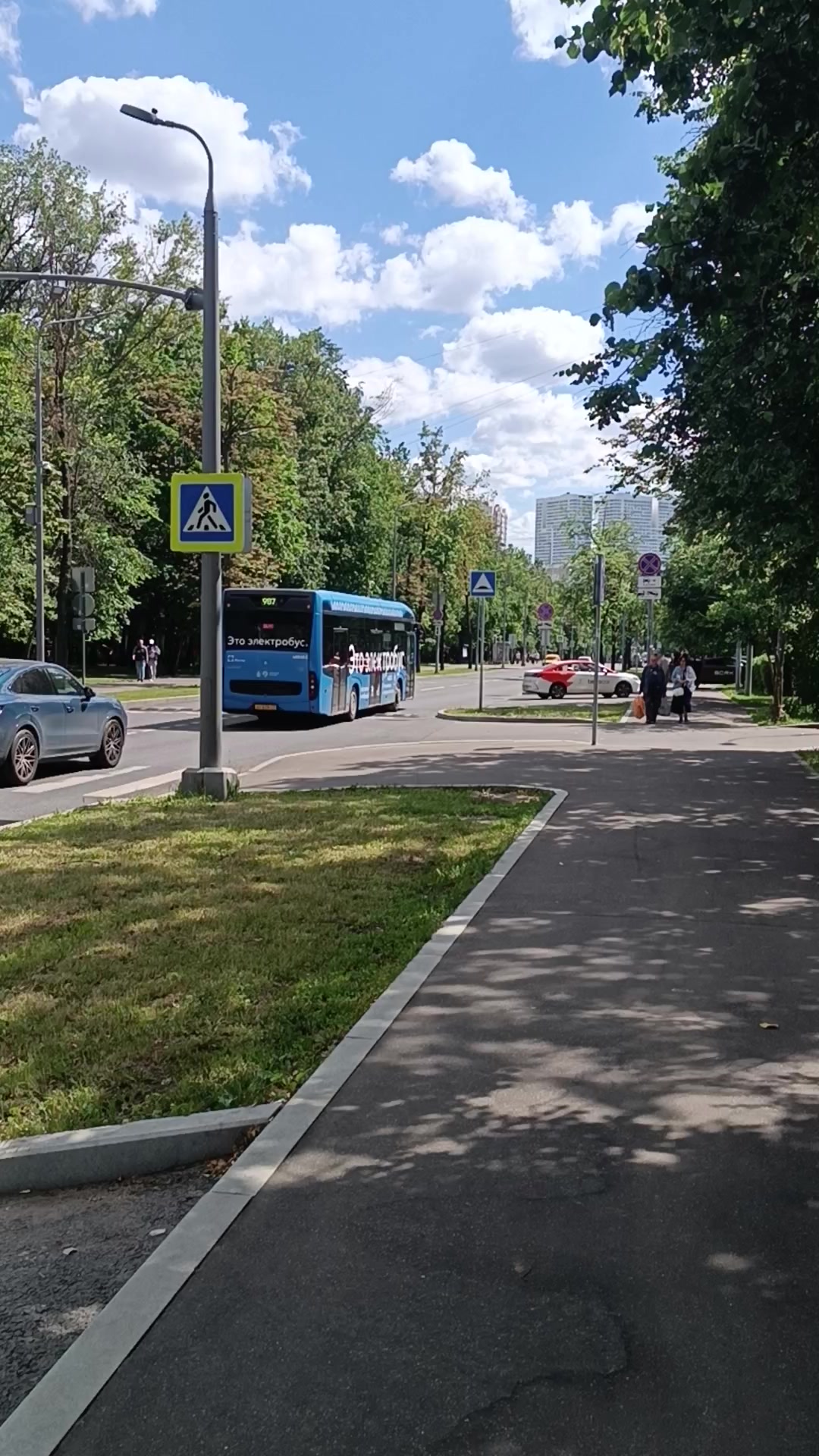 Едем по ул. Азовской